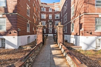 37 Lee St-Furnished Unit Seven, Cambridge, MA 02139