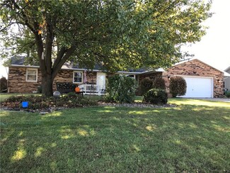 1167 Country Club Rd, Sullivan, IL 61951