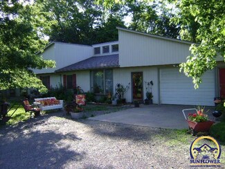 14544 110th St, Oskaloosa, KS 66066