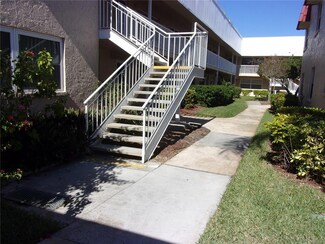 10032 65th Ave N Unit 11, Saint Petersburg, FL 33708
