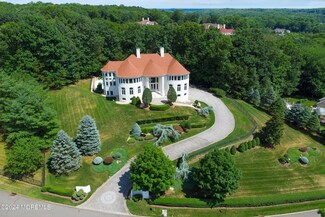 210 Walnut Dr, Morganville, NJ 07751