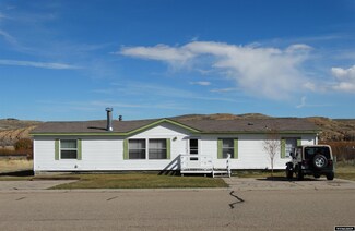 588 Grass Valley Dr, Evanston, WY 82930