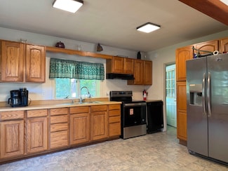 13 Green St, Potsdam, NY 13676