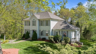 17 Summerfare St, Hooksett, NH 03106