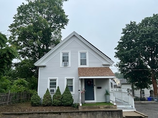 40 Chestnut St, Milford, MA 01757