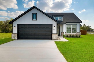 400 Cirrus Cir, Muenster, TX 76252