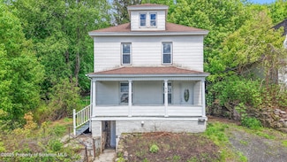 50 Harlem Ave, Carbondale, PA 18407