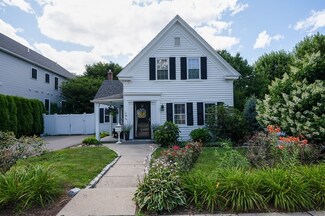 34 Grove St, Hopkinton, MA 01748