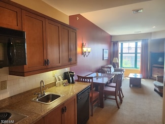 200 State Rt 94 Unit 408, Vernon, NJ 07462