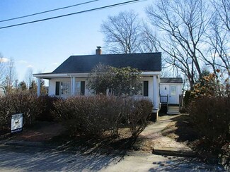 5 Victory Ave, West Warwick, RI 02893