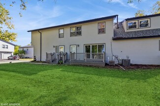 1888 Carnation Ct Unit B, Aurora, IL 60506