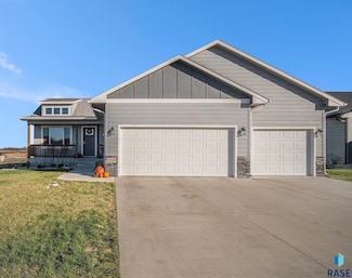 1120 Cypress Ave, Madison, SD 57042