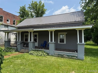 304 Railroad St, Marble Hill, MO 63764