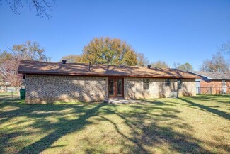 408 Daniels St, Palestine, TX 75803