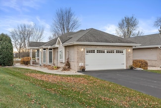 115 Pheasant Run, Johnson Creek, WI 53038