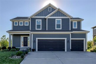 210 N Westglen Dr, Raymore, MO 64083