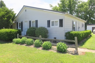 10196 Pence Hwy, Blissfield, MI 49228