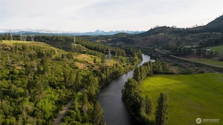 56 Washington 10, Cle Elum, WA 98922