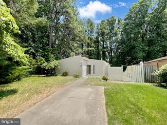 2486 Linwood Ln, Woodbridge, VA 22192