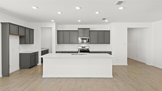 1313 Rothland Ln, Red Oak, TX 75154