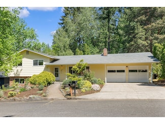 5825 SW Huddleson St, Portland, OR 97219