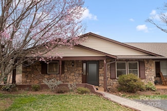 44 Vista View Ct, Etowah, NC 28729