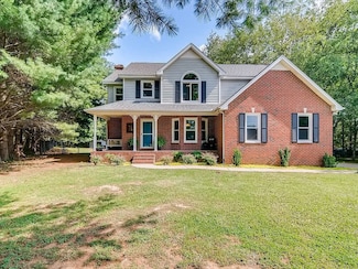 2021 Keenland Dr, Murfreesboro, TN 37127