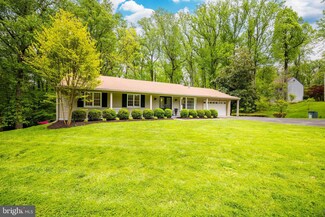 9622 Cinnamon Creek Dr, Vienna, VA 22182