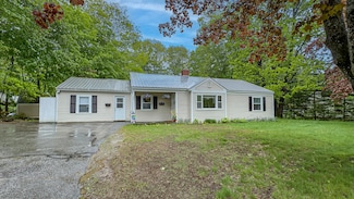 66 N High St, Bridgton, ME 04009