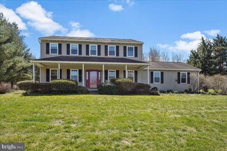 1 Boors Cove Ln, West Grove, PA 19390