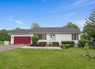 2615 Glenrose St, Auburn Hills, MI 48326