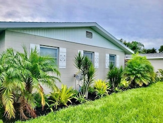 1777 Croton Dr, Venice, FL 34293