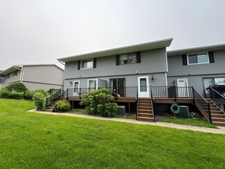 4348 Chatsworth Cir, Saint Paul, MN 55126
