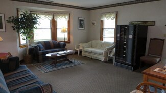 112 E Chart St, Plainwell, MI 49080