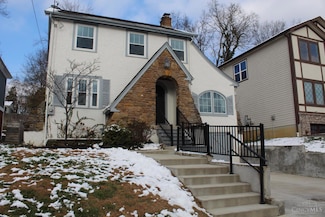 3110 Kinmont St, Cincinnati, OH 45208