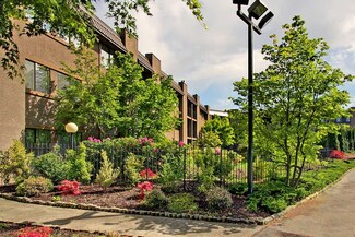 11300 1st Ave NE Unit 125, Seattle, WA 98125