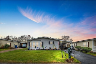 823 Clover Ln, Murrysville, PA 15668