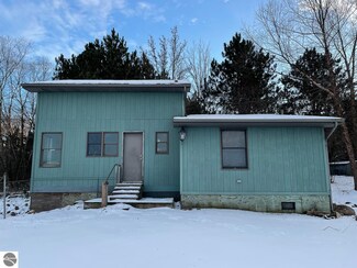 2217 S Rolland Rd, Remus, MI 49340