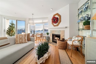 600 Harbor Blvd Unit 864, Weehawken, NJ 07086