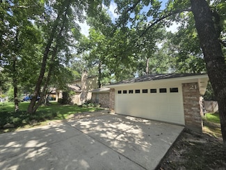 21 N Waxberry Rd, Spring, TX 77381