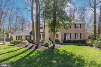 4 Oak Hollow Dr, Voorhees, NJ 08043