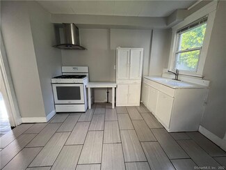 941 1st Ave, West Haven, CT 06516