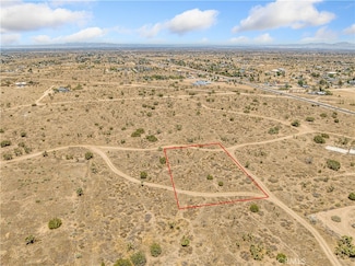 759 La Mirada Rd, Phelan, CA 92371