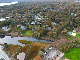 11 Macs Ln, Tisbury, MA 02568