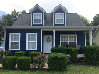 2600 S Wandaland Rd, Cedar Hill, TN 37032