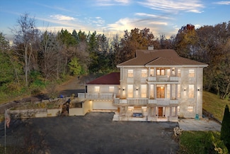 N44W25902 Lindsay Rd, Pewaukee, WI 53072