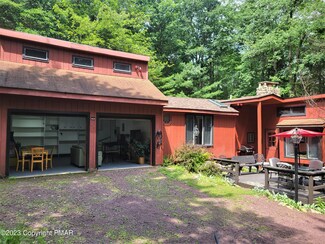 57 Split Rock Rd, Lake Harmony, PA 18624