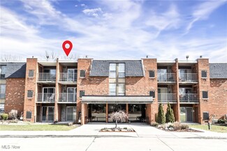 4183 Columbia Rd Unit 300, North Olmsted, OH 44070