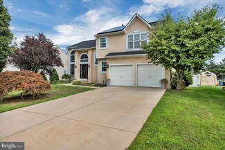 9 Flagstone Dr, Sicklerville, NJ 08081