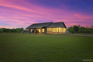 190 Hcr 3258, Mount Calm, TX 76673